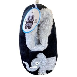 SNOOZIES Pairable Slipper Socks Non-Slip Fuzzy Black Grey Elephants Kids…